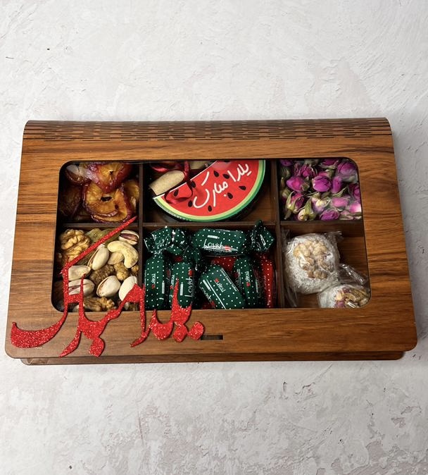 کادو شب یلدا اقتصادی با آجیل و شمع و فال کد ۲۶۵